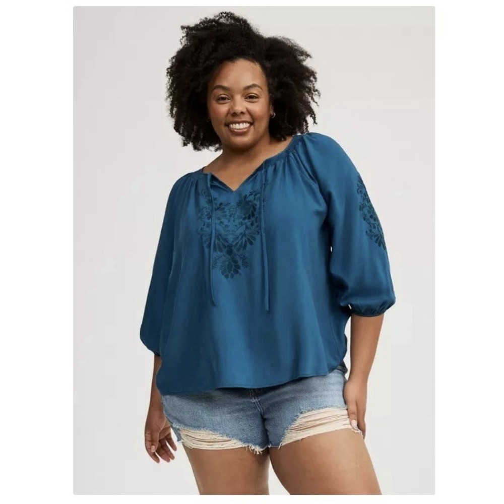 Torrid Blue Embroidered Challis 3/4 Sleeve Peasant Boho Pullover‎ Top Size 2X